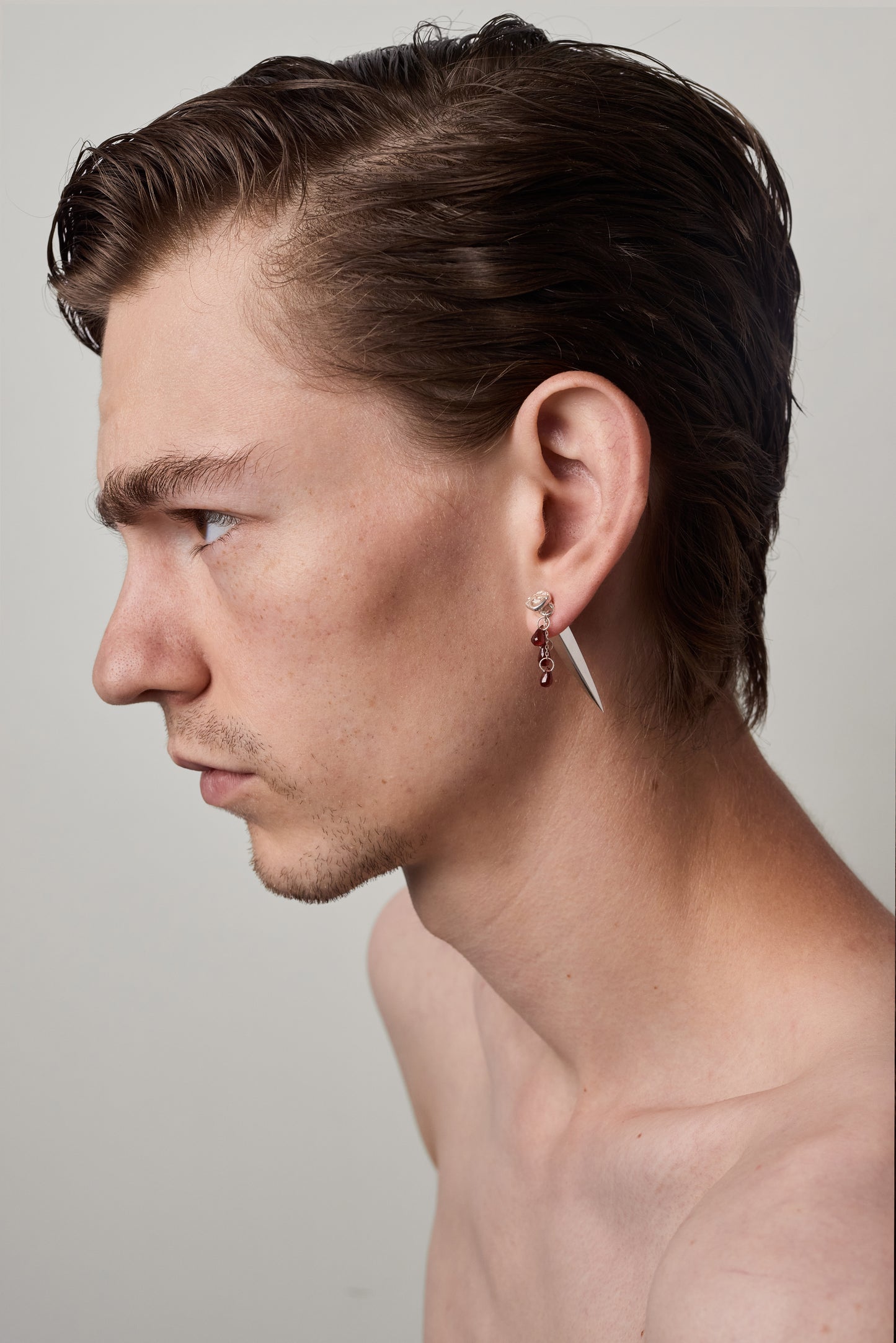 моносережка SCARLET TESTIMONY